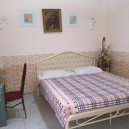 Timi Hotel Хошимин Екстериор снимка