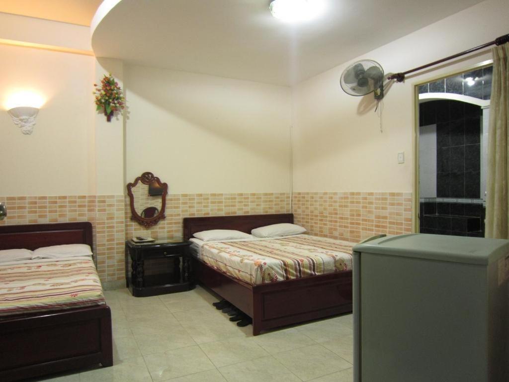 Timi Hotel Хошимин Екстериор снимка