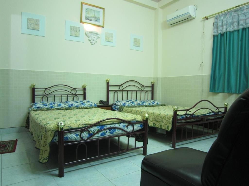 Timi Hotel Хошимин Екстериор снимка